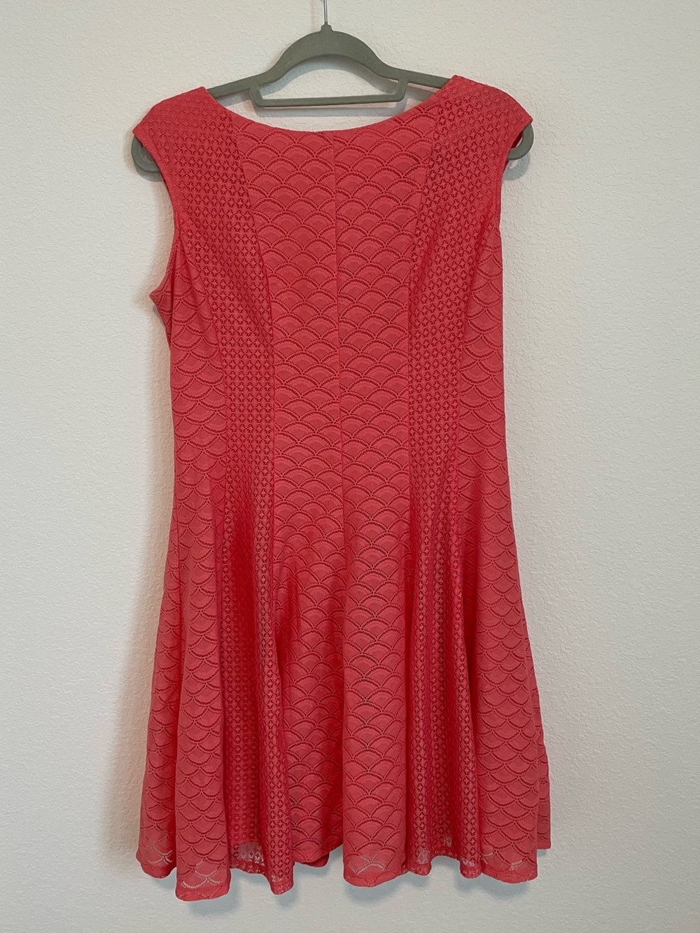 Danny & Nicole Coral Textured Sleeveless Midi Dress